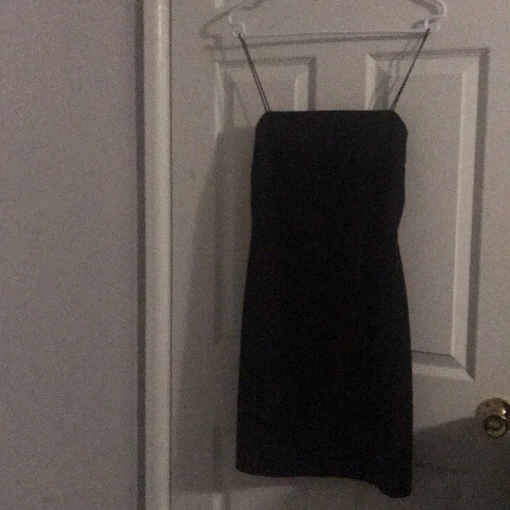 Black dress 9/10